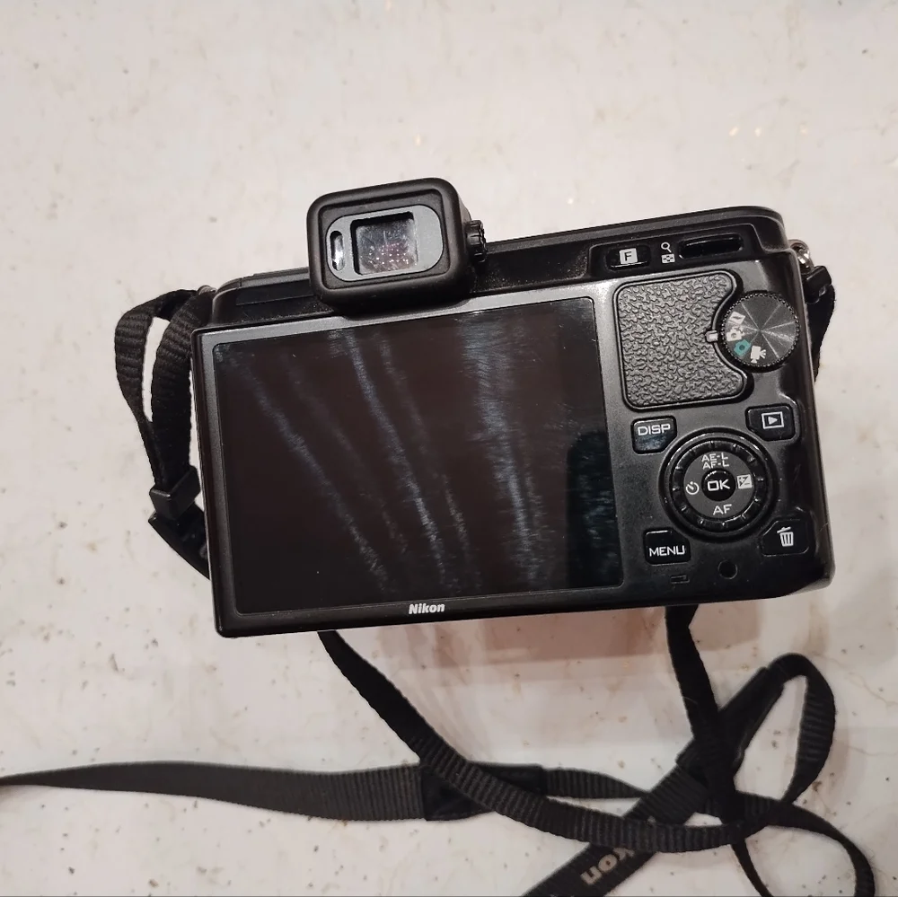 Nikon 1V1 digital camera (body only)